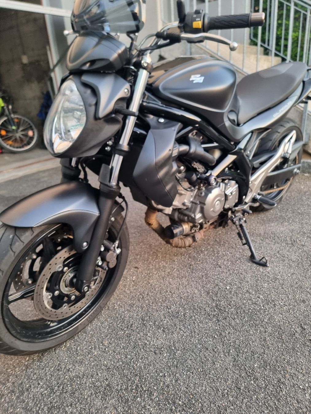 Strada: Suzuki Sfv 650 Gedrosselt – Usato da Ebikon venduto da ron_v8bk 1