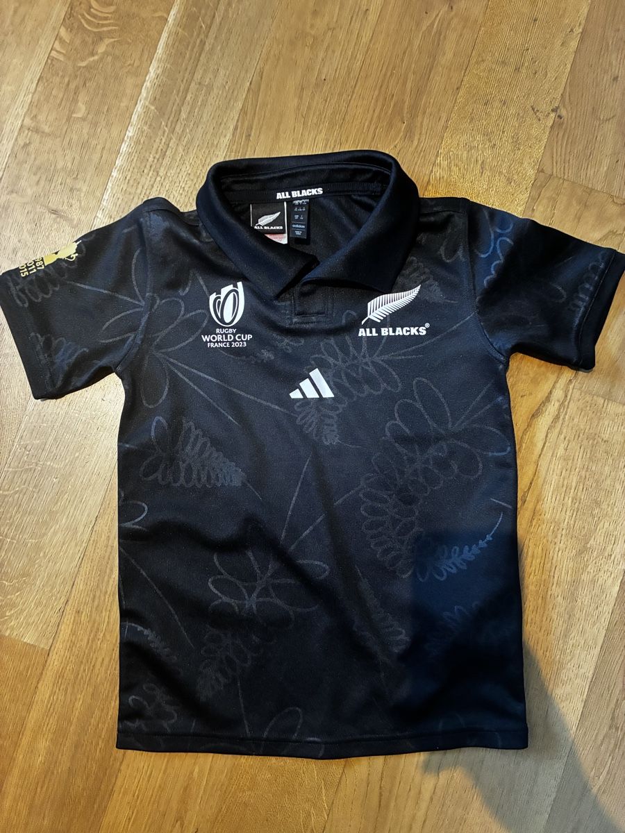 All Blacks Scarpe, pantaloni & magliette da ginnastica: All Blacks shirt 140 cm – Nuovo (secondo la descrizione) da Weiningen ZH venduto da Ulewa