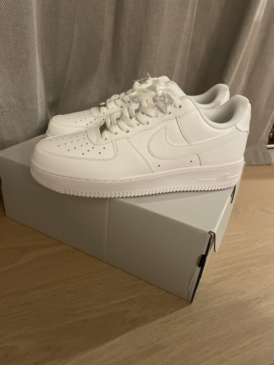 Nike Air Force 1 Blanches - Taille 44 - Neuf Dans Sa Boîte D'origine - Cuir - Pour Homme