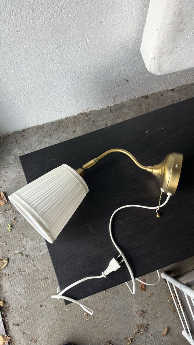 Ikea Lampes: Lampe murale IKEA dorée – D'occasion à Daillens par BrandonW 6