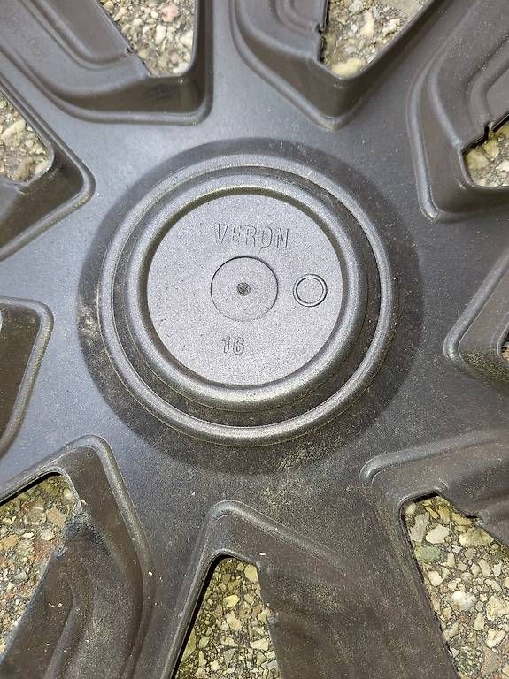 Toutes les pièces auto: Raddeckel – D'occasion à Langnau i. E. par Li20 1