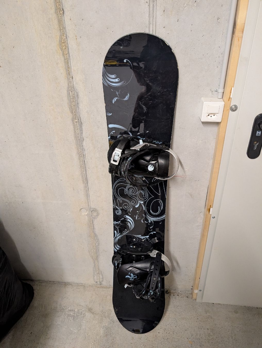 Board: Snowboard mit Bindung guter Zustand – Usato da Ranflüh venduto da ale_md2s