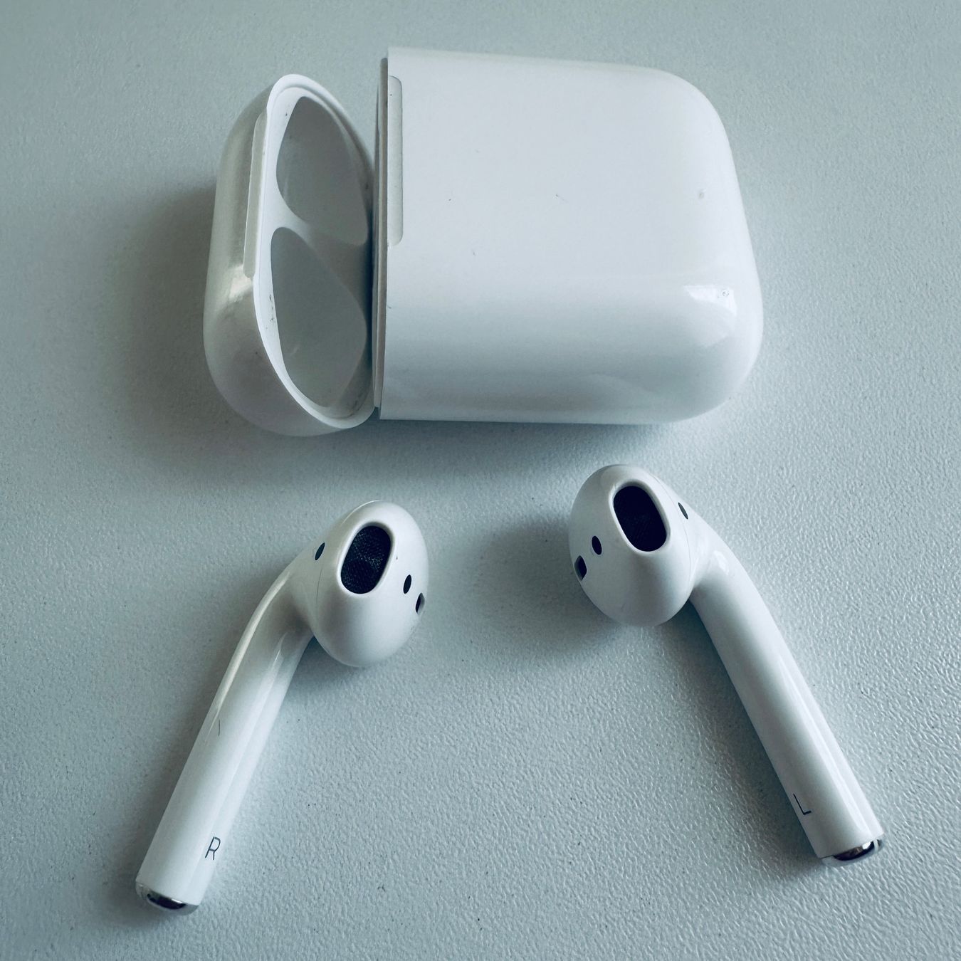 Apple Cuffie: Original Apple AirPods 2 Kopfhörer Wireless Lightning Kabel – Usato da Basel venduto da MY.AIRPODS.SHOP 1
