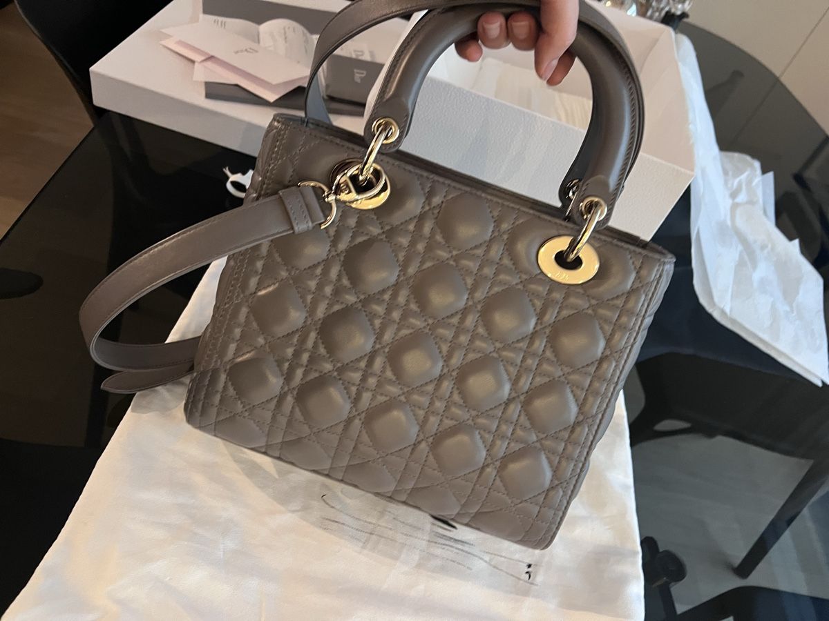 Dior Borse da donna: Lady Dior Size Medium – Nuovo (secondo la descrizione) da Zürich venduto da tiz_jcj7 5