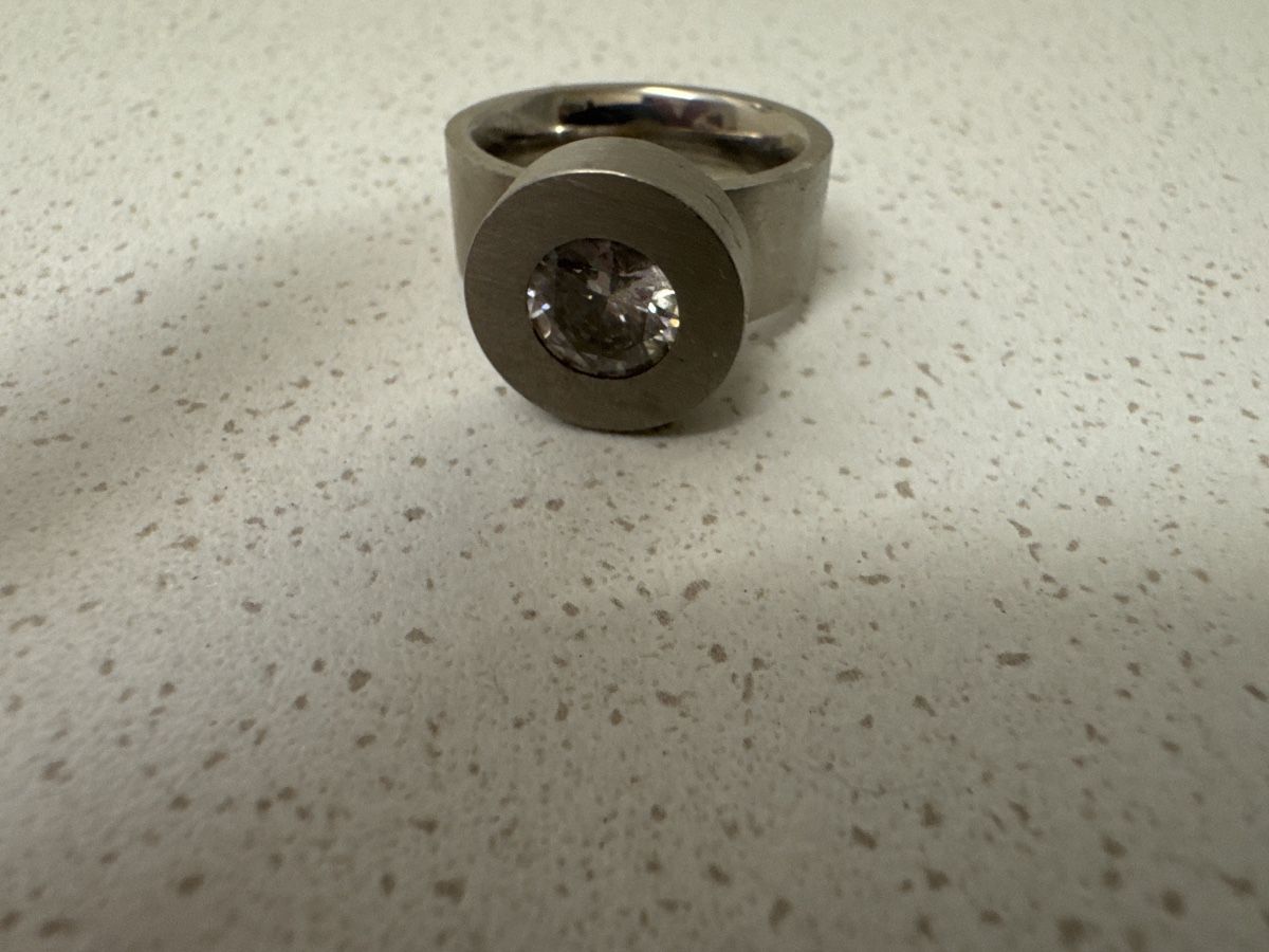 Ringe: Edler Edelstahlring mit Zirkonia Gr. 56 – Gebraucht aus Abtwil SG von ale2002 1