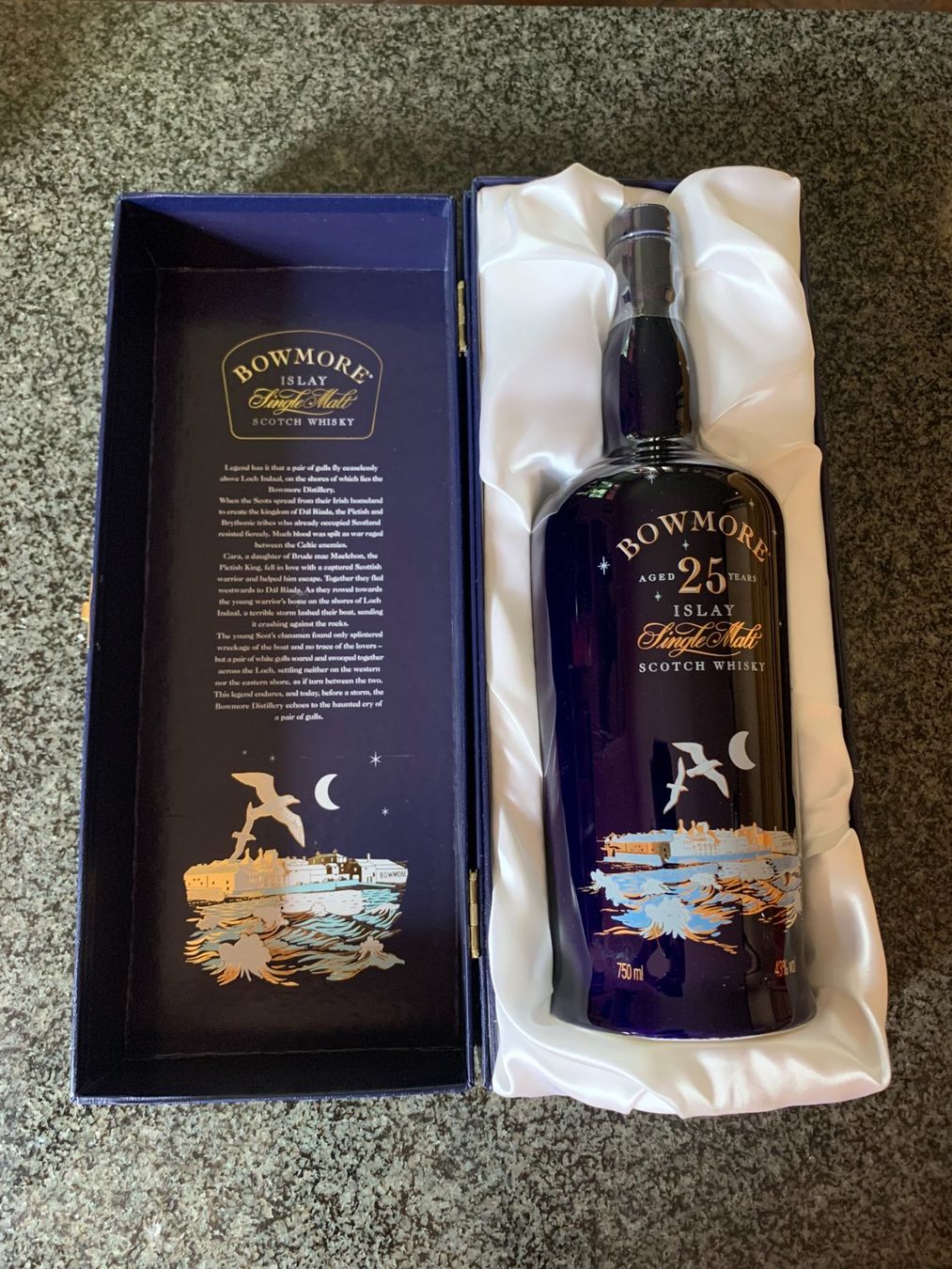 Bowmore Bevande alcoliche: 25 alter Bowmore Whisky – Nuovo e nell'imballaggio originale da Ramlinsburg venduto da Roland8