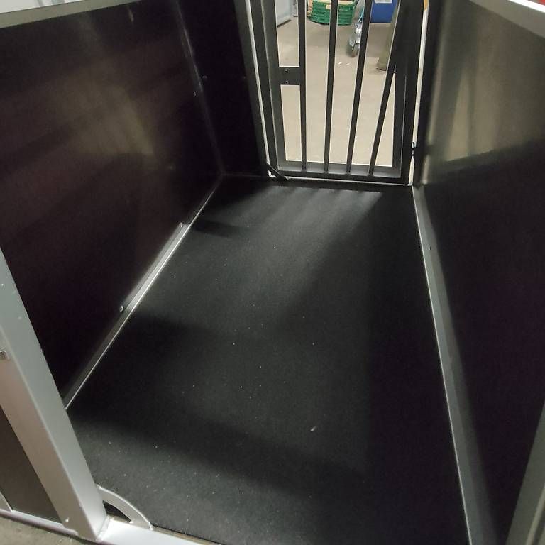 Gabbie, trasporto & Sicurezza: Hundebox – Usato da Niederwil SG venduto da annot03 2