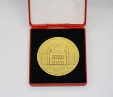 1 tolle Medaille Oper Wien/Fussball, 61.6 Gramm, sehr selten