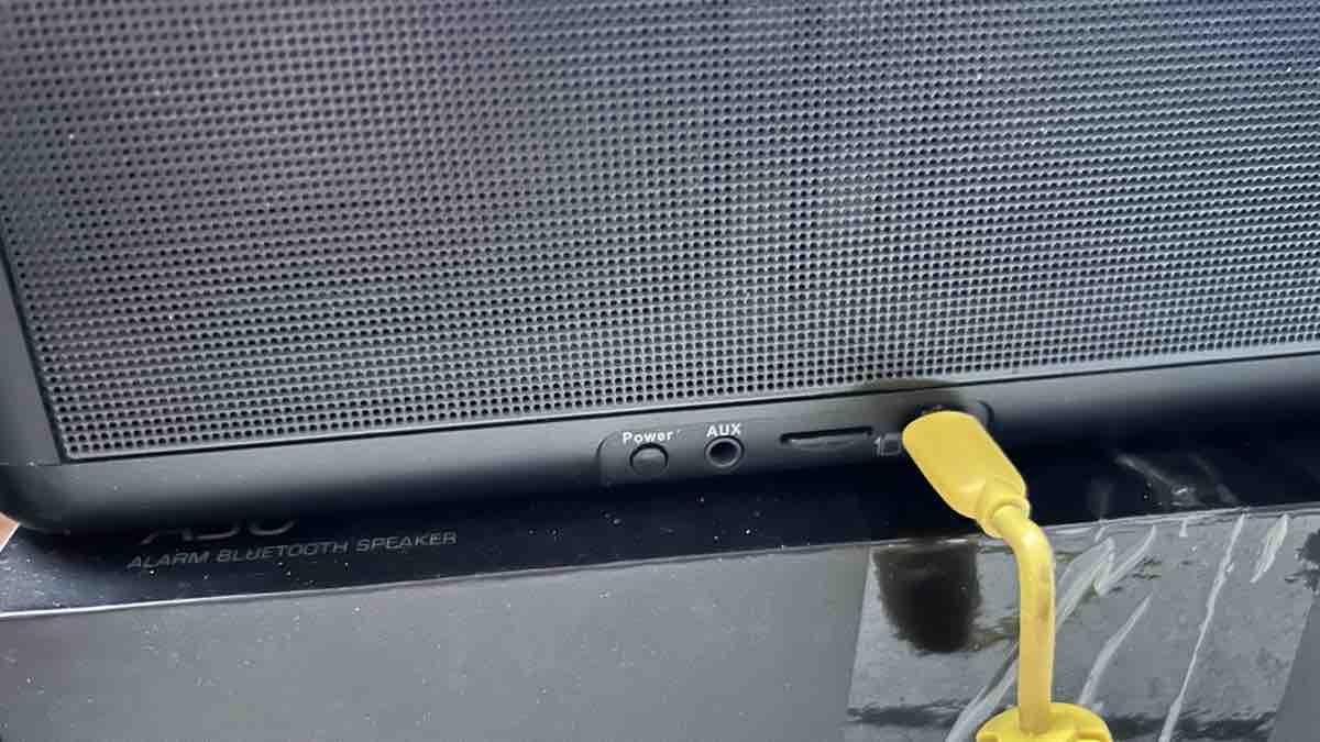 Lautsprecher: Mifa A30 Alarm Clock Bluetooth Speaker Black – Neu (gemäss Beschreibung) aus Genève von Noemie.wrmsi 4