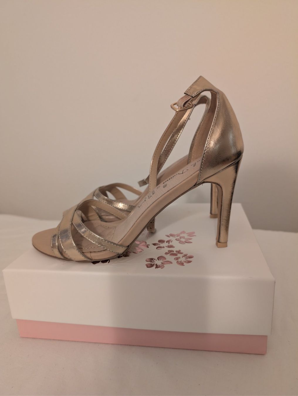 Damenschuhe: Bequeme Ledersandalen – Gebraucht aus Horgen von ali_ryv2