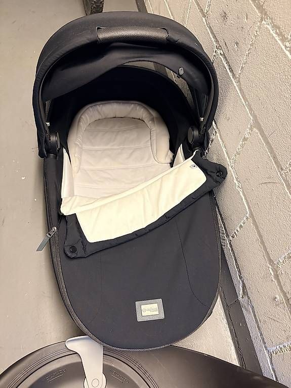 Carrozzine: Cybex Set Kinderwagen + Isofix + Sitz – Usato da Winterthur venduto da dan_8tlm 3