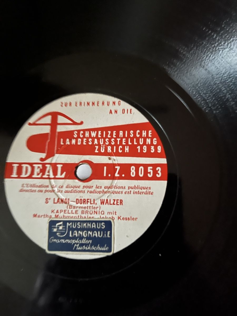 Giradischi: Antikes Grammophon mit Handaufzug  – Usato da Ebikon venduto da Schwan08 5