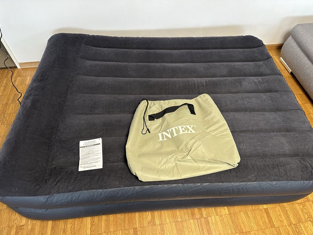 Intex Luftbett Doppelbett Mit Integrierter Pumpe Gebraucht In Liestal 