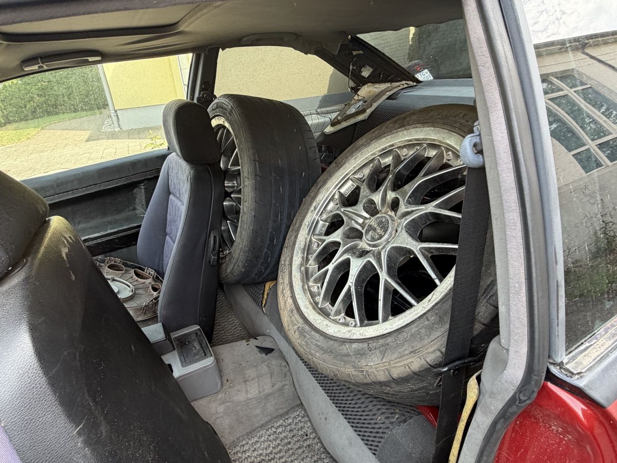 BMW Autos: Bmw 325 i Benzin  – Gebraucht aus Amriswil von Autocent 8