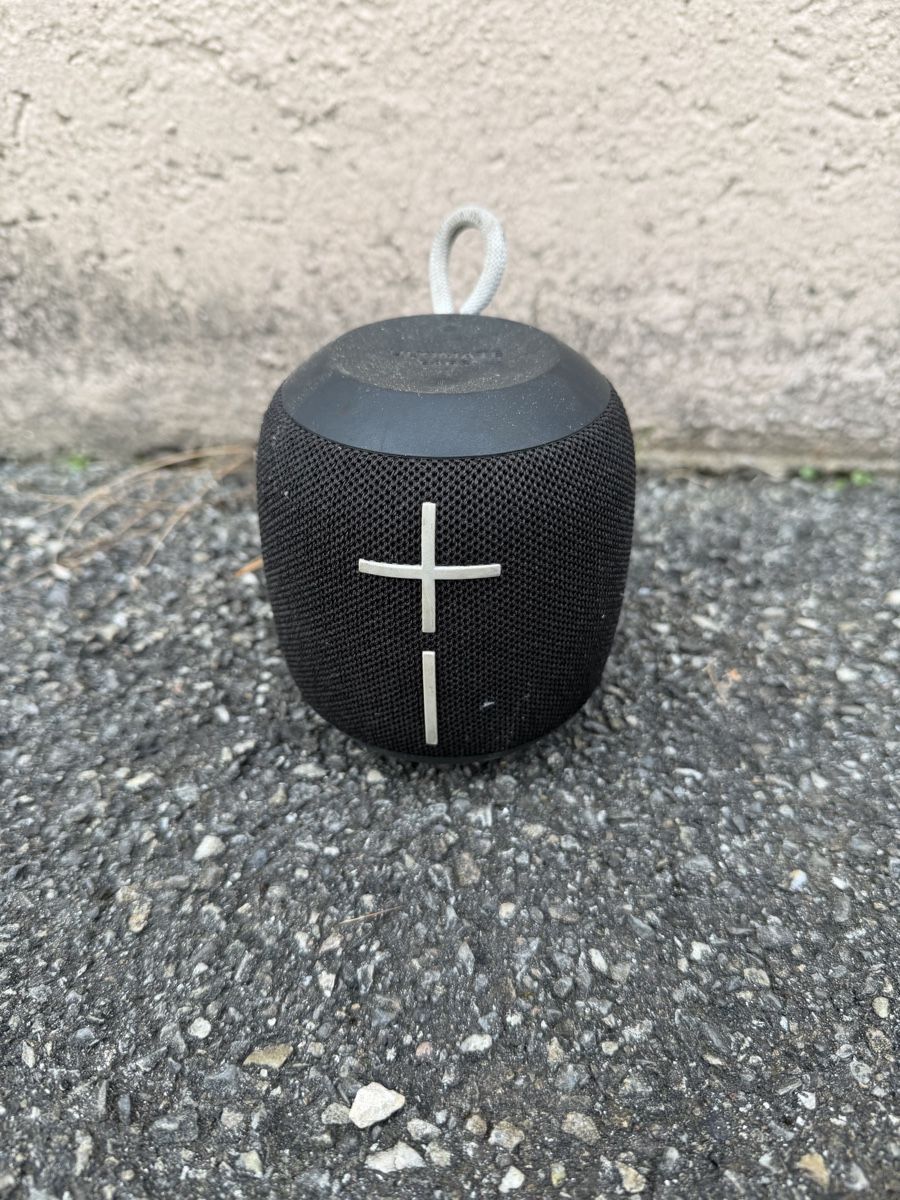 Ultimate Ears Lautsprecher: Enceinte Ultimate Ears – Gebraucht aus Reconvilier von ayt_9l5r