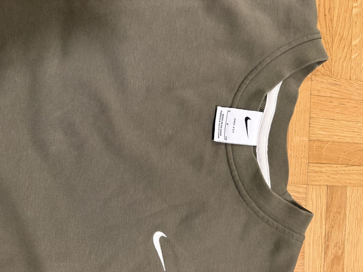 Nike Maglioni & Felpe: Nike Pullover DRI-FIT Khaki Herren Grösse S – Nuovo (secondo la descrizione) da Niederhasli venduto da Miamii___ 1