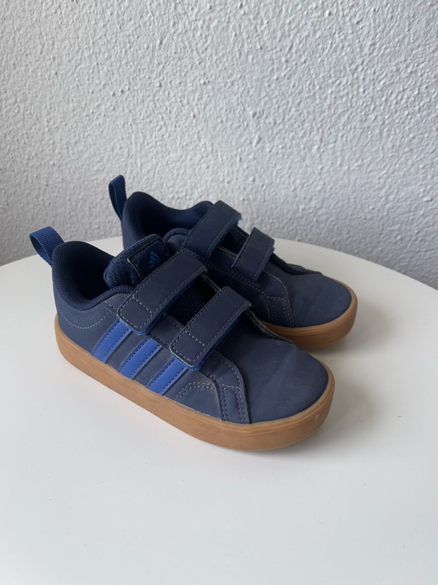 Adidas Scarpe per ragazzi: Adidas Sneaker, Gr. 27, Klettverschluss  – Usato da Rapperswil SG venduto da Jule1410 1