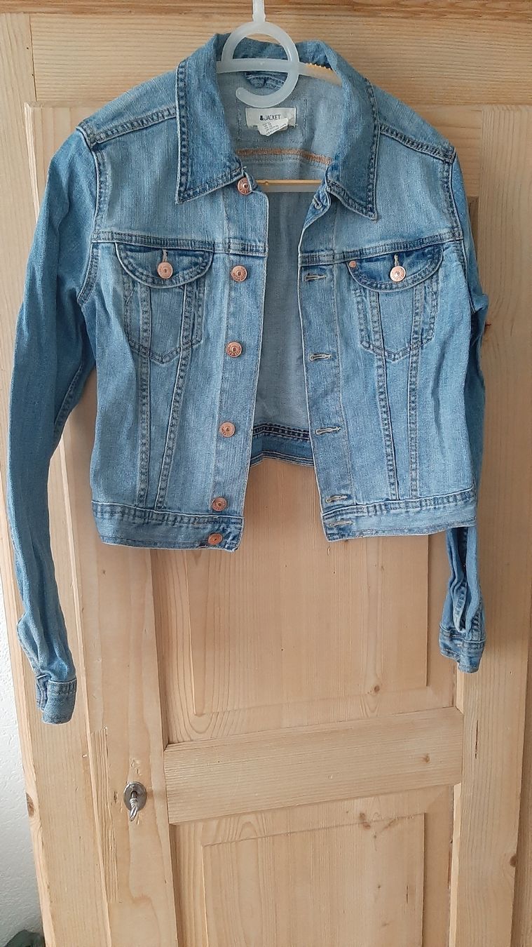 H&M Giacche: kurze Jeansjacke Grösse 40 – Usato da Dübendorf venduto da Luuuusmeitli12