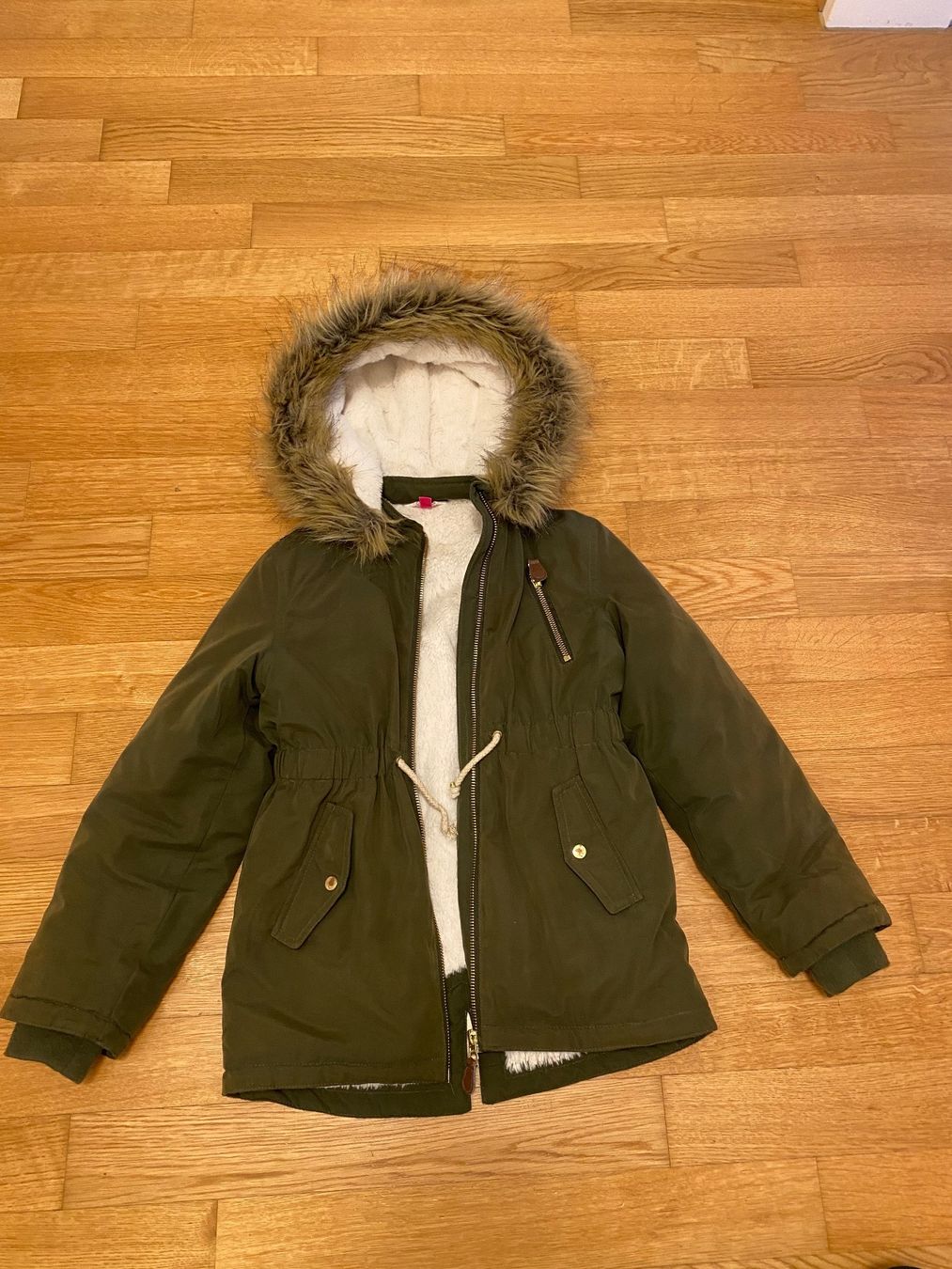 Giacche & Cappotti: Jacke Mädchen Gr. 128 – Usato da Winterthur venduto da Baby117