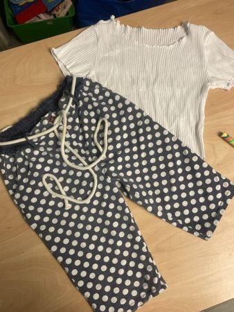 Sommer Damen Set Gr. S- Hose mit Pünktchen und T-Shirt