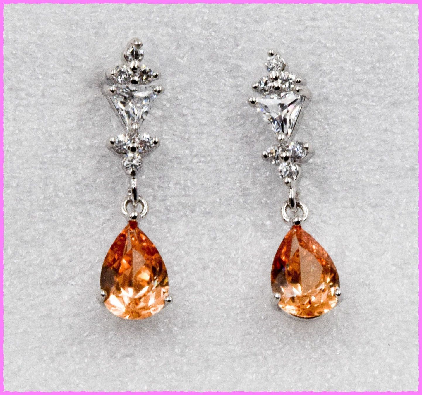 Ohrringe & -stecker: Bezaubernde Ohrhänger – Neu und originalverpackt aus Oberglatt ZH von Diamond-Girl