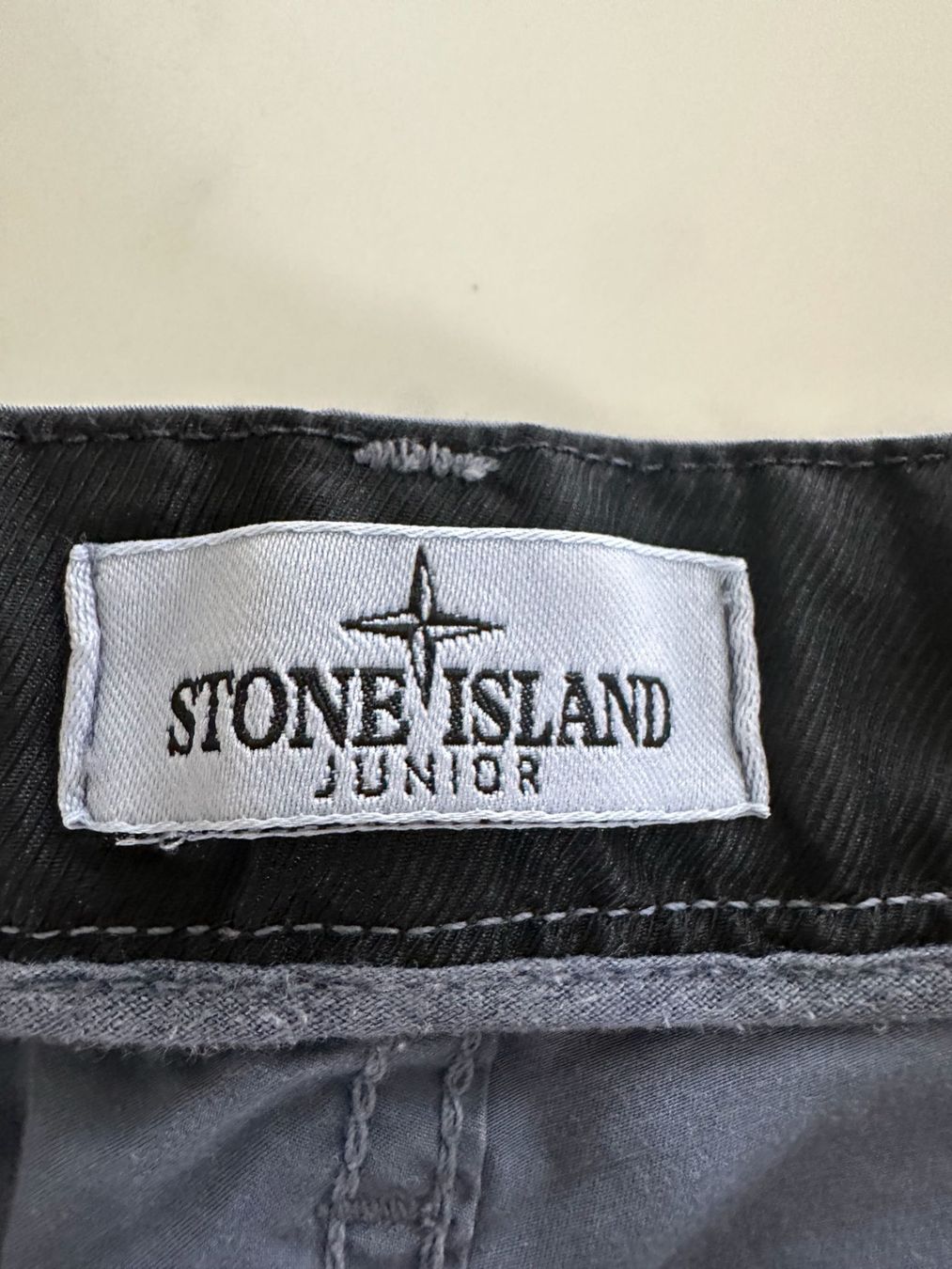Stone Island Pantaloni: Stone Island Junior Cargo Hose A14 – Usato da Lausen venduto da Swissart123 2