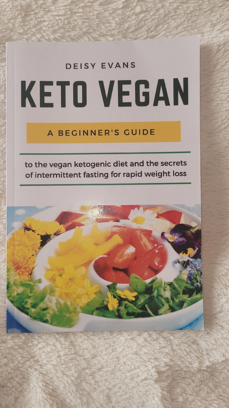 Libri: Buch Keto Vegan Deisy Evans  – Usato da Horgenberg venduto da Klatschmohnmaria