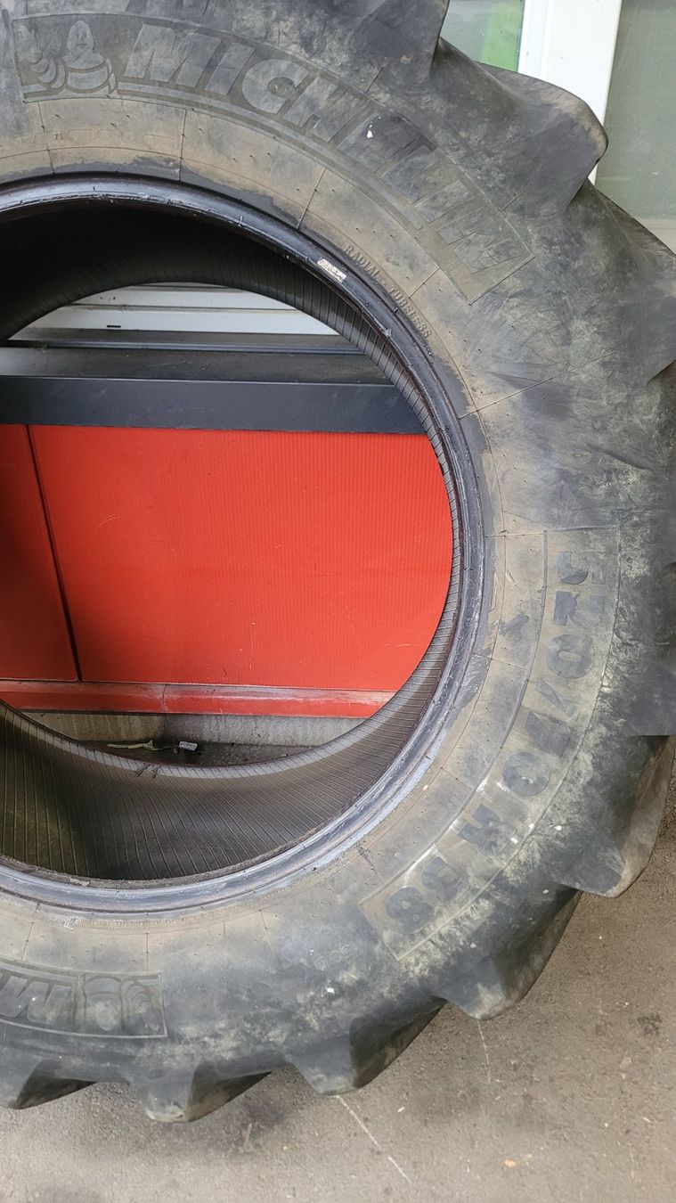 Tracteurs: Pneu Michelin 520/70R30 – D'occasion à Wolhusen par Amrhyn6110 1