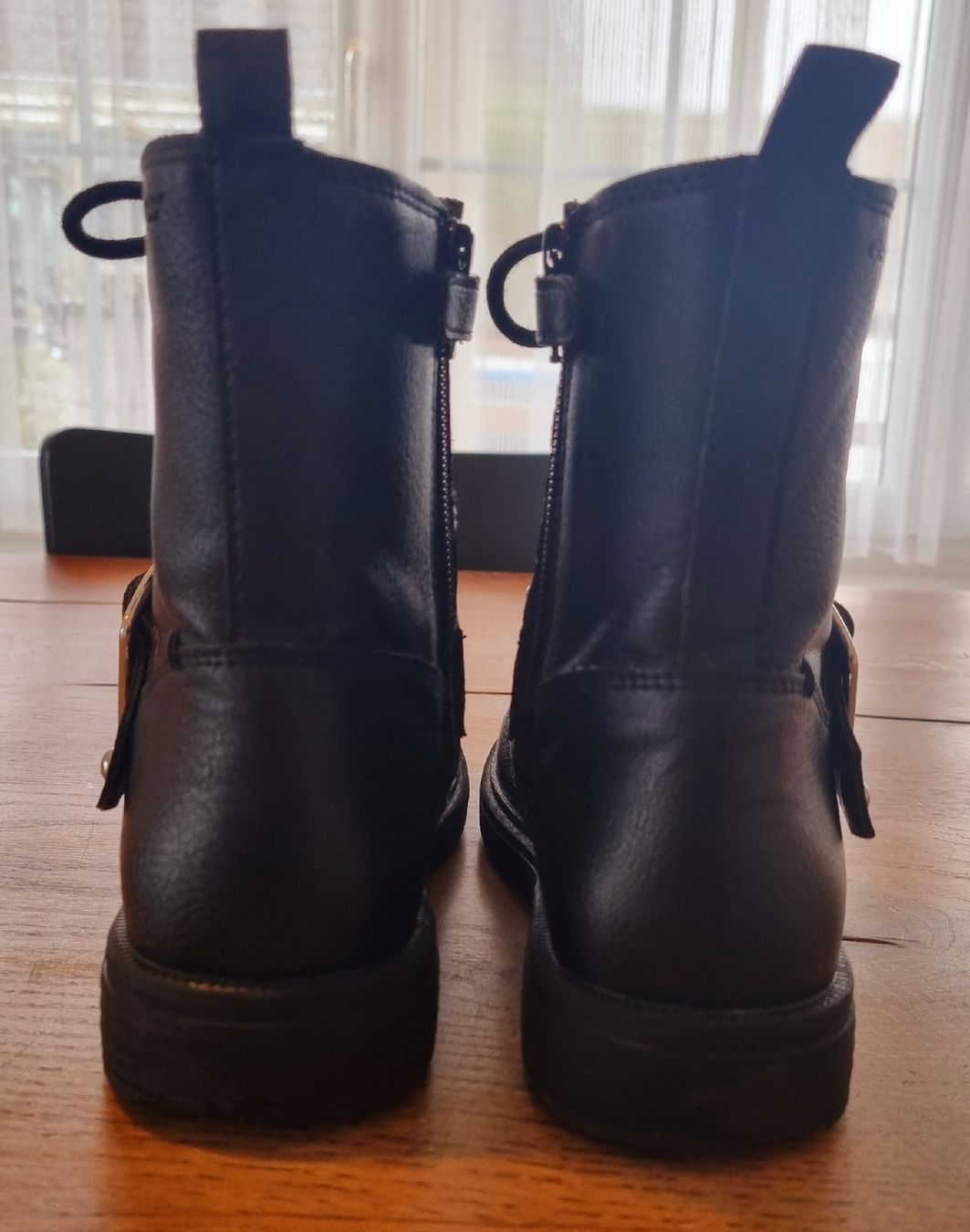 Geox Scarpe per ragazze: Geox, Mädchen Stiefeletten, Gr. 35, schwarz – Usato da Fulenbach venduto da Matte3 2