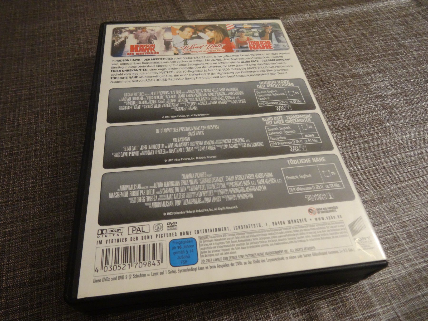 Tutti i DVDs: DVD Hudson Hawk / Blind Date / Tödliche Nähe – Usato da Olten venduto da Disc-Verkauf 3