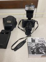 Canon EOS 650 Kamera mit Blitz
