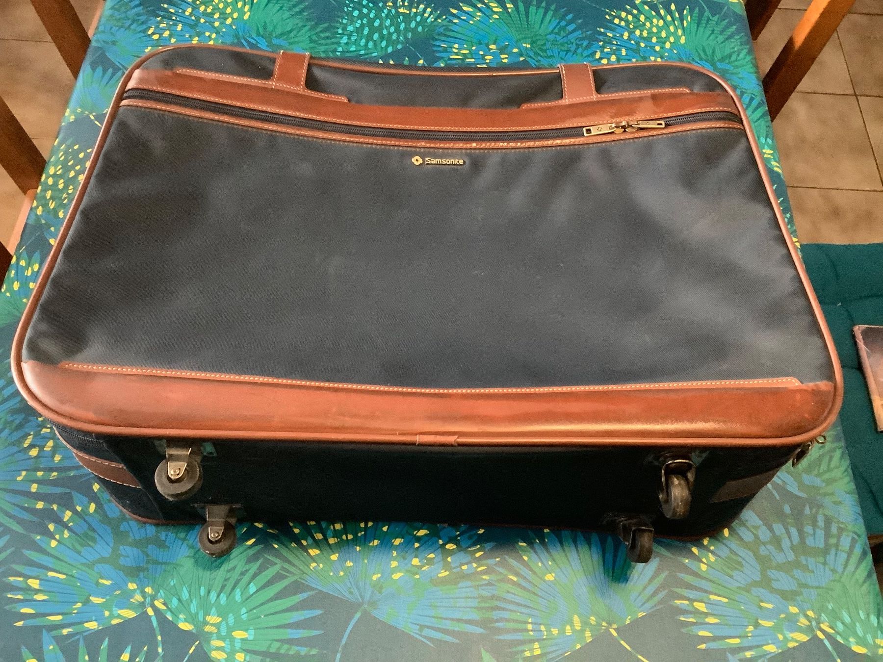 Samsonite Valigie: Valise avec roulettes « SAMSONITE » – Usato da Le Lignon venduto da Gwen77 1