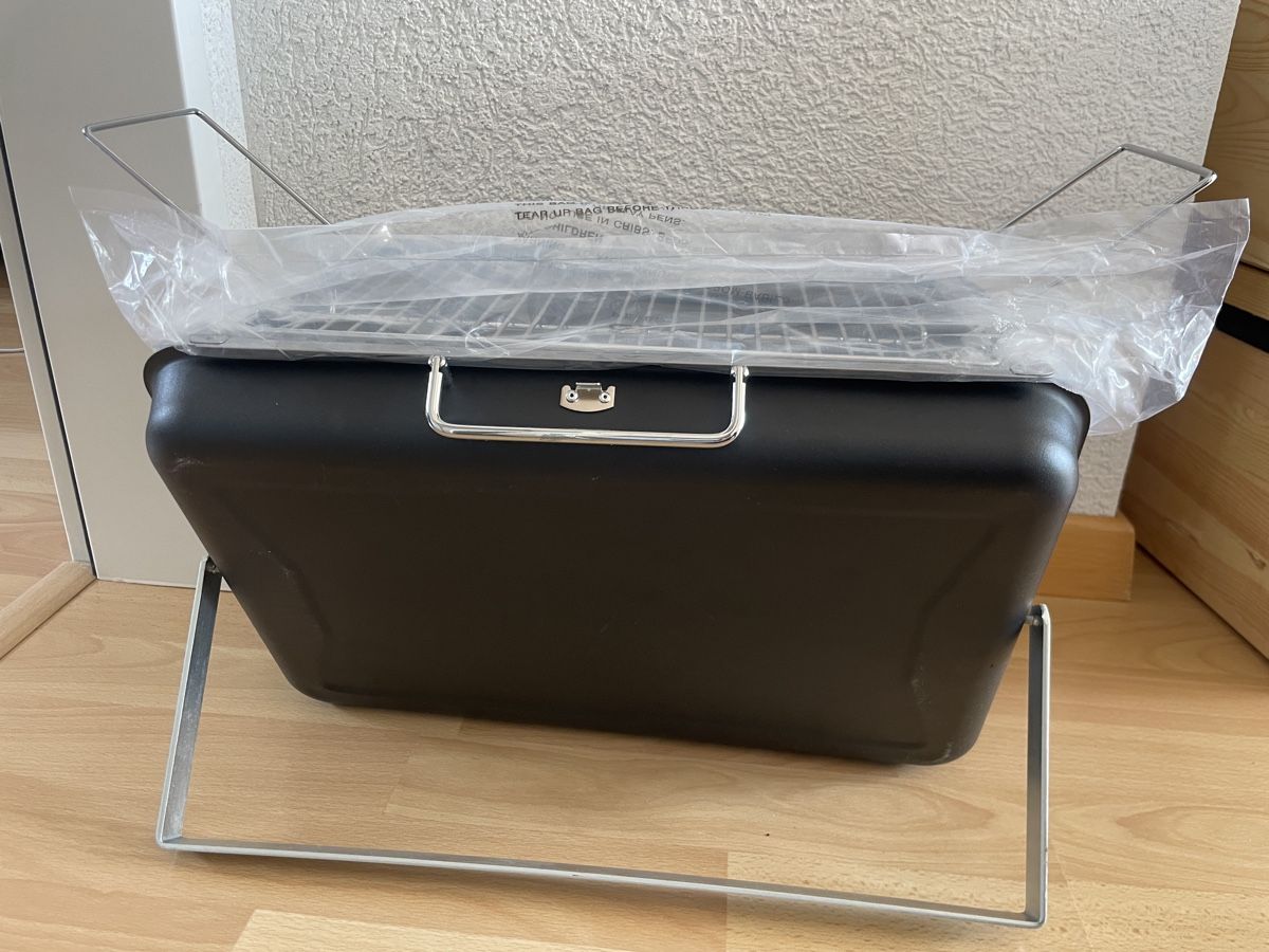 Grills: Originalverpackter Koffergrill Kohlegrill – Neu und originalverpackt aus Zürich von telefonalarm 2
