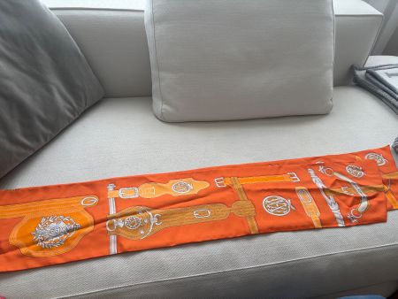 Hermes Foulard länglich orange