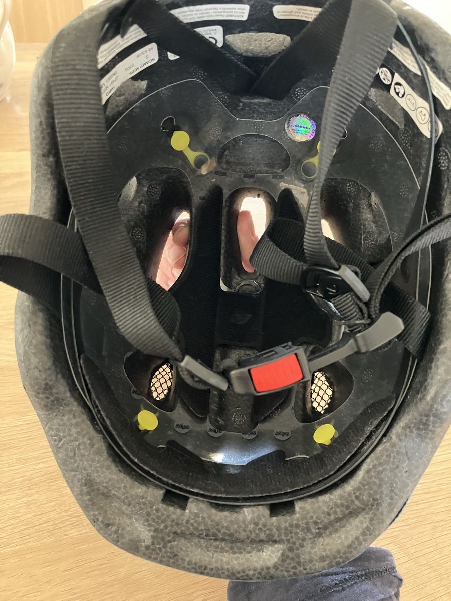 Giro Caschi: Casque vélo enfant Giro Scamp MIPS – Usato da Epalinges venduto da Tosca20 1