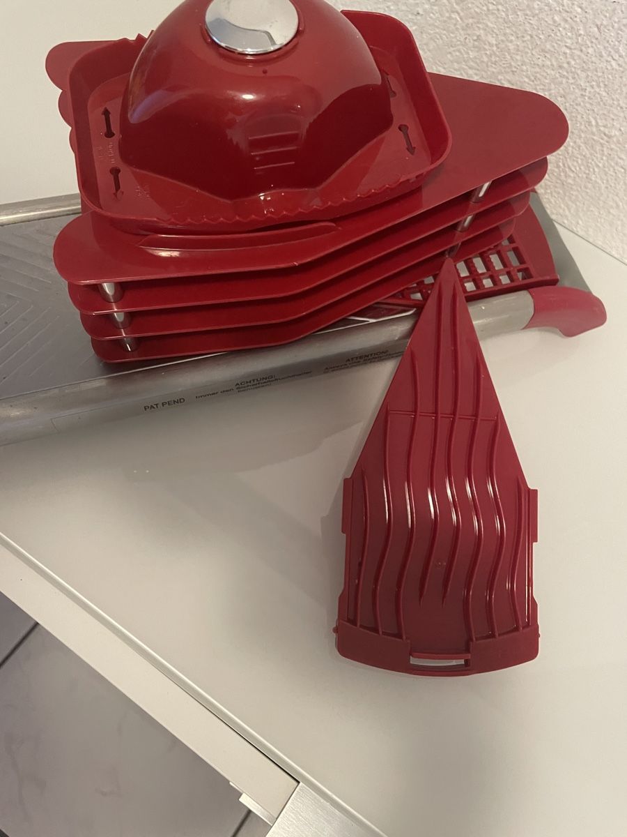 Appareils de cuisine: Professioneller Edelstahlschobel / V-Hobel  – D'occasion à Altendorf par Oracelcrash 3