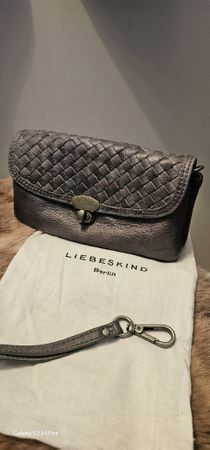 Liebeskind Berlin - hochwertige Clutch in grau-metallic!