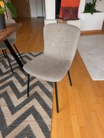 4 Esszimmerstühle – Beige/Grau mit schwarzen Beinen – neuwer