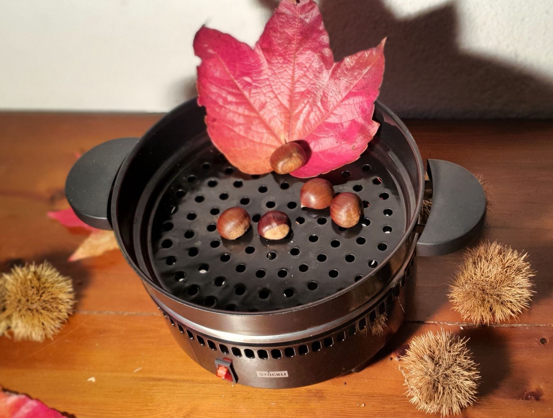 Stöckli Elettrodomestici da cucina: Stöckli Marroniofen schwarz – Usato da Neerach venduto da sillis 1