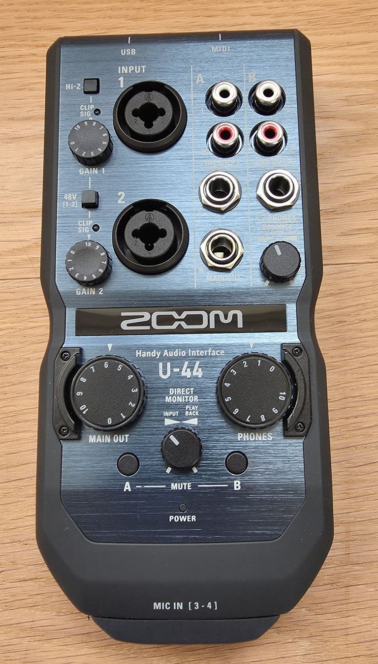 Zoom Attrezzatura per studi di registrazione: Zoom U-44 Handy Audio Interface gebraucht in OVP – Usato da Aarau venduto da Ahoffa