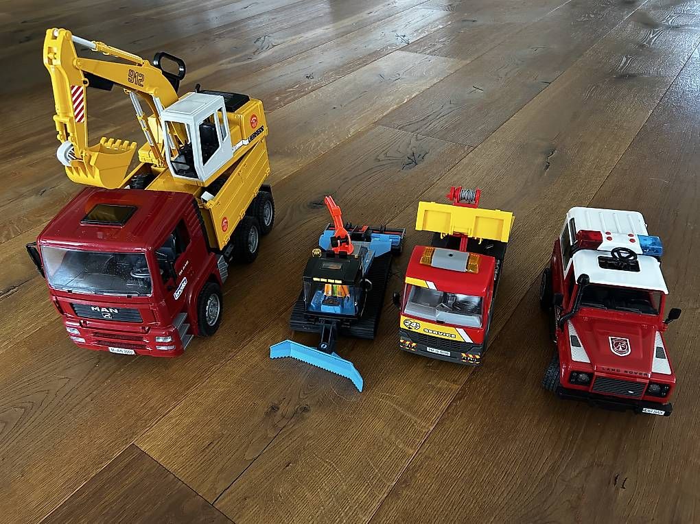 Spielzeuge: Bruderer Feuerwehr Jeep – Gebraucht aus Kerns von Melchtal01 3