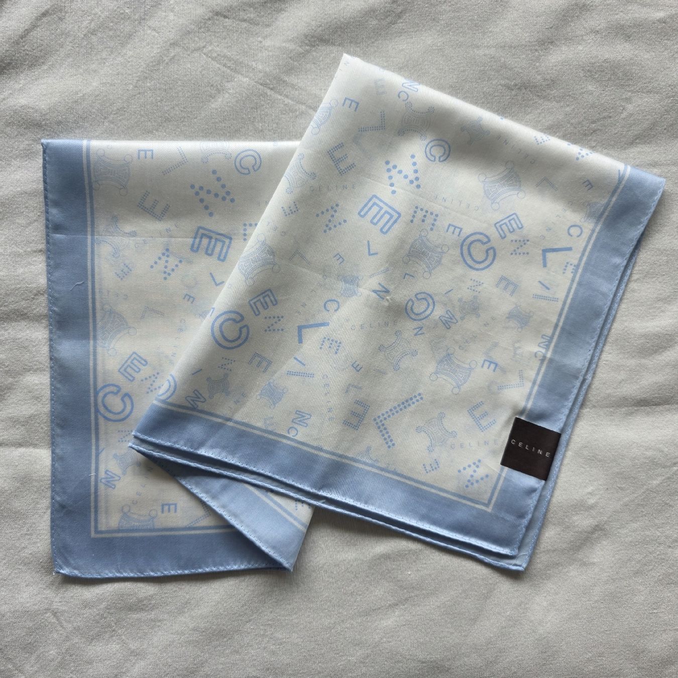 Celine Foulard & Sciarpe: CELINE Baumwolltuch 50x50 cm – Nuovo e nell'imballaggio originale da Zürich venduto da LIMAR 2