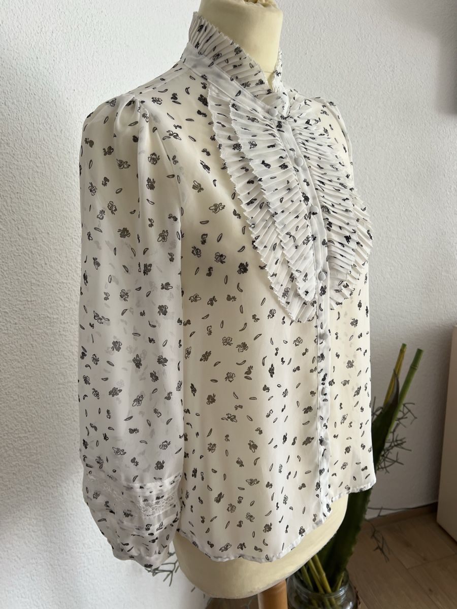 Zara Camicette: Zara Basic Bluse, Grösse XS, mit Rüschen. Neu – Nuovo (secondo la descrizione) da Luzern venduto da suhamadlun 3