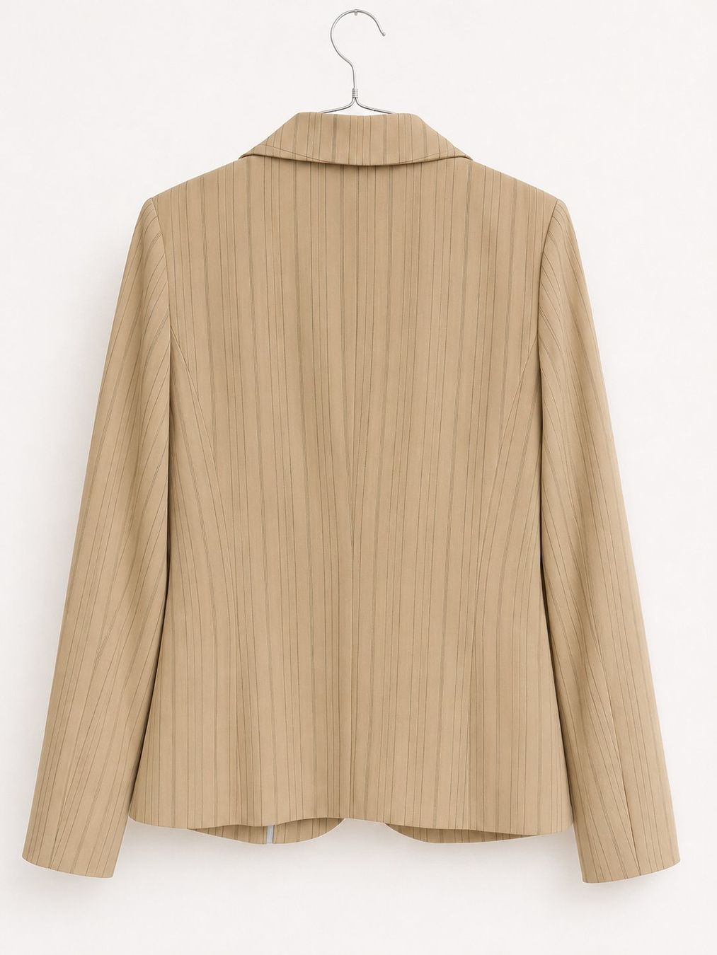 Lotti di vestiti: Ensemble tailleur beige rayé veste et pantalon T36 – Usato da Tramelan venduto da starzerg 2