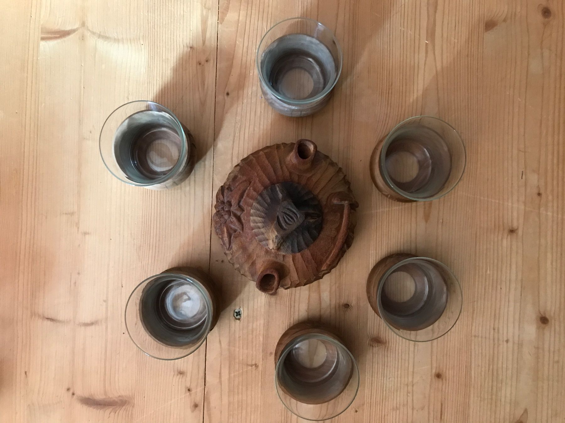 Services de table: Tee-Set aus echtem Holz von Hand geschnitzt – D'occasion à Stettlen par togram4