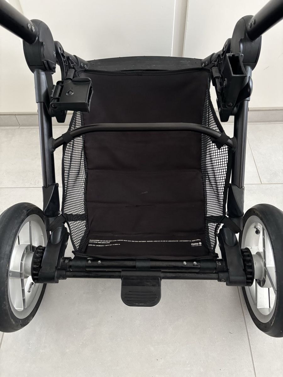 Mutsy Carrozzine: Mutsy Evo Kinderwagen braun, sehr guter Zustand – Usato da Urdorf venduto da rosenkohl01 5