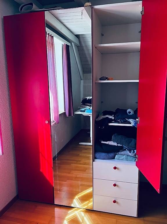 Armadi: Kleiderschrank 3 teilig – Usato da Büsserach venduto da Biene019 1