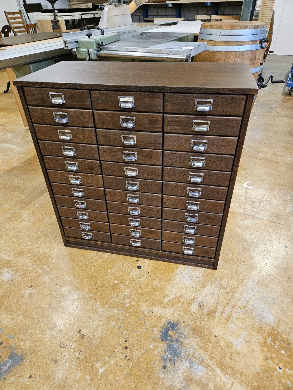 Cassettiere: Apothekerschrank aus Eichenholz, Schubladenmöbel – Usato da Reitnau venduto da Discus6