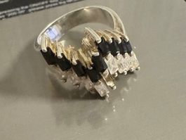 Ring aus 925 Silber mit Steinen besetzt guter Zustand Defekt