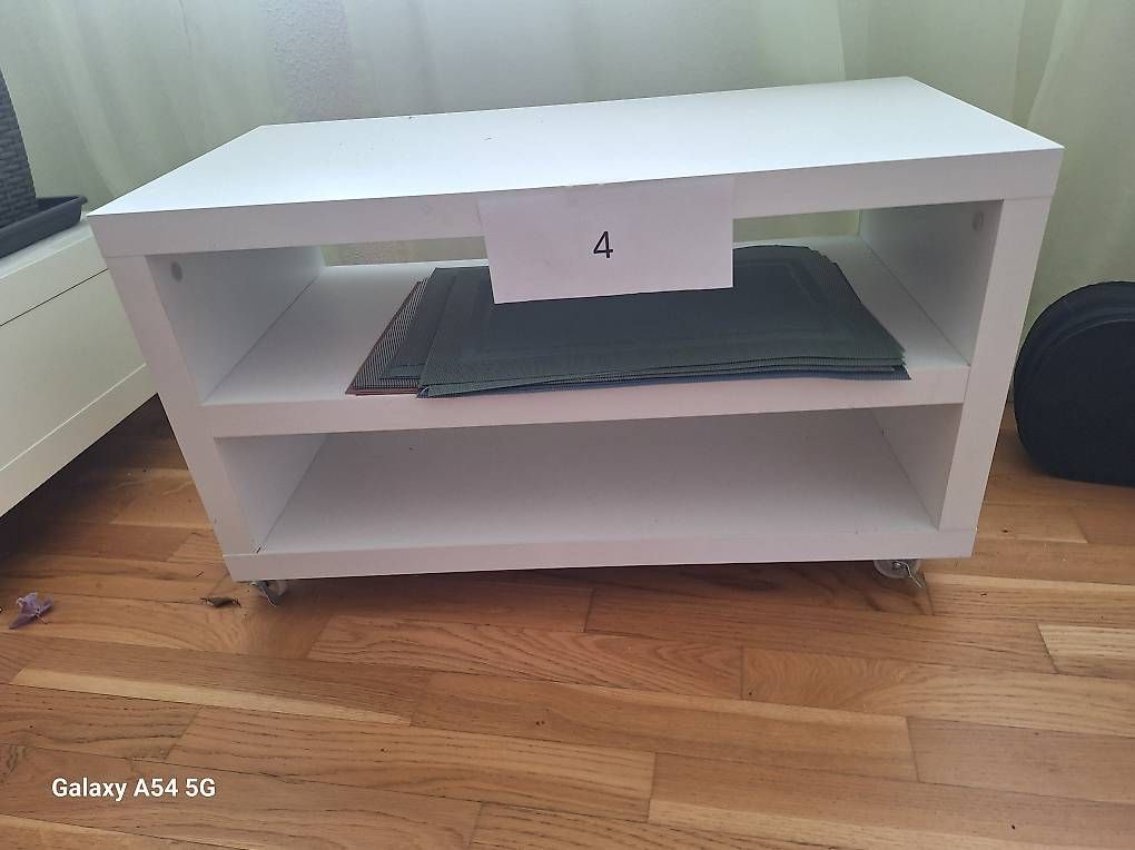 Scaffali: 2 Regale und 1 Sideboard auf Rollen – Usato da Weiach venduto da gre_v6mw 1